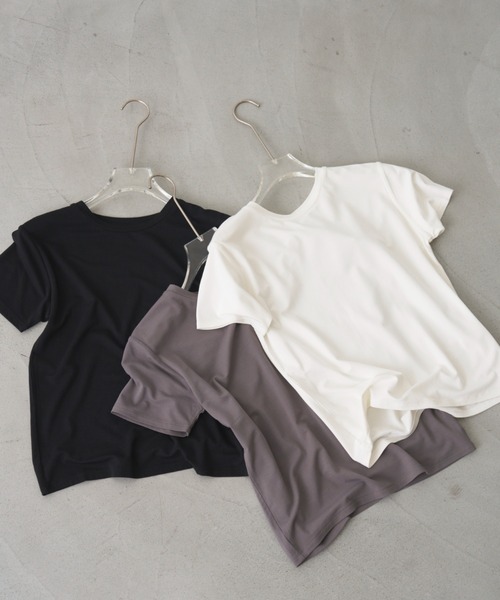AIC.(エーアイシー)の「ベーシックコンパクトTシャツ/接触冷感/抗菌防臭/UVカット(Tシャツ/カットソー・レディース・オフホワイト/ブラック/チャコールグレー・FREE)」の4枚目の写真