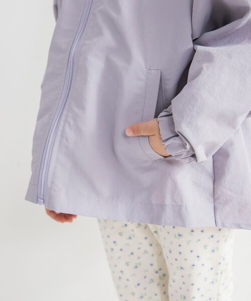 DRC branshes(ディーアールシーブランシェス)の「【撥水加工/WEB限定/DRC】Aラインシルエットナイロンジャケット(ナイロンジャケット・キッズ・グレイッシュベージュ/ピンク/アイボリー/ブラック/ラベンダー・110/100/130/140/150/120)」の13枚目の写真
