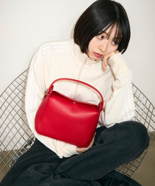 TONER（トナー）の「ソフトレザーミニハンドバッグ/ワンハンドルバッグ/ロゴプレート付き（ハンドバッグ・レディース・ダークブラウン/ブラック/ホワイト/シルバー/レッド/ブラウン・FREE）」の5枚目の写真