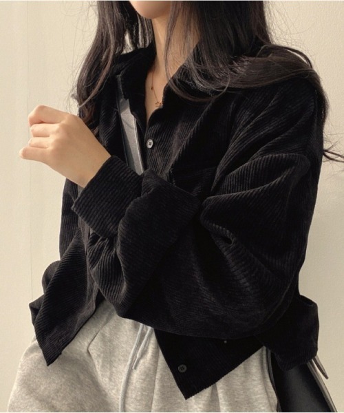 Ritzy(リッツィー)の「コーデュロイクロップドシャツ(シャツ/ブラウス・レディース・グレー/カーキ/ブラック・FREE)」の2枚目の写真
