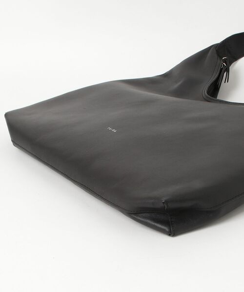 YArKA（ヤーカ）の「【YArKA/ヤーカ】real leather round design one handle big bag [wam10] / リアルレザーワンハンドルデザインビッグバッグ（トートバッグ・レディース・ブラック・FREE）」の18枚目の写真