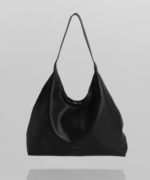 YArKA（ヤーカ）の「【YArKA/ヤーカ】real leather round design one handle big bag [wam10] / リアルレザーワンハンドルデザインビッグバッグ（トートバッグ・レディース・ブラック・FREE）」の2枚目の写真