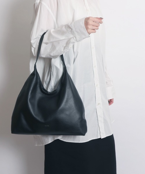 YArKA（ヤーカ）の「【YArKA/ヤーカ】real leather round design one handle big bag [wam10] / リアルレザーワンハンドルデザインビッグバッグ（トートバッグ・レディース・ブラック・FREE）」の12枚目の写真