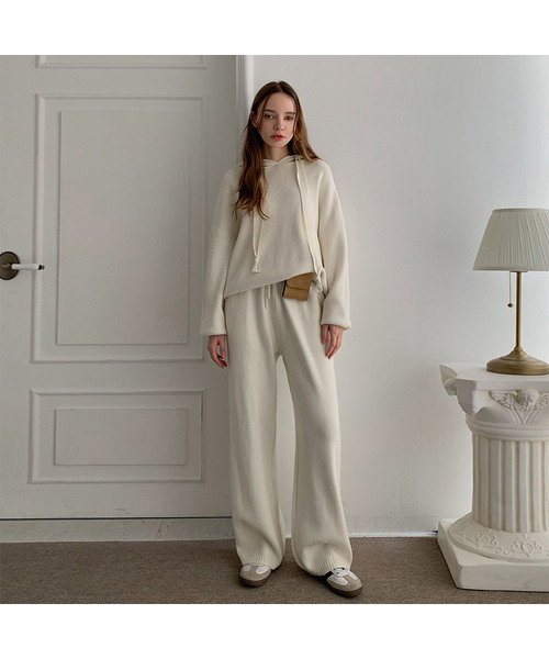 VASCARA（バスカラ）の「[SET] Loose Fit Hoodie+Pants Knit Set-up (4colors)（ニット/セーター・レディース・アイボリー/ブラック/ブラウン/ベージュ・FREE）」の2枚目の写真