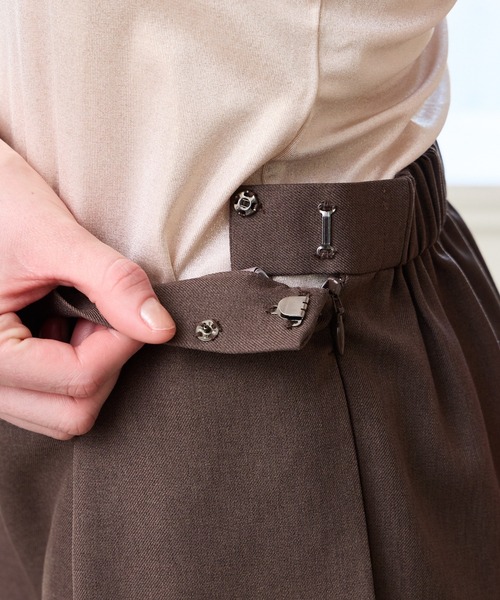 AIMER（エメ）の「ツイルストレッチワイドパンツ【セットアップ可能】（その他パンツ・レディース・ブラック/ブラウン・MEDIUM）」の7枚目の写真