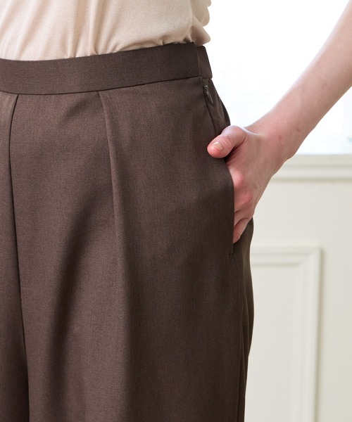 AIMER（エメ）の「ツイルストレッチワイドパンツ【セットアップ可能】（その他パンツ・レディース・ブラック/ブラウン・MEDIUM）」の8枚目の写真