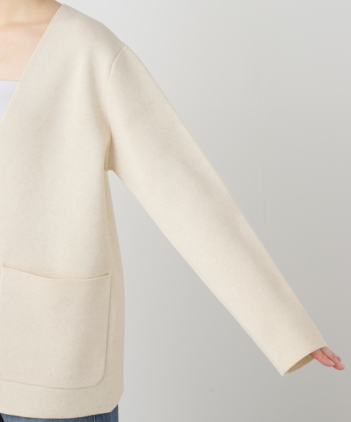 SLOBE IENA（スローブイエナ）の「ミラノリブVネックニットジャケット（ノーカラージャケット・レディース・アイボリー/グリーン・FREE）」の5枚目の写真