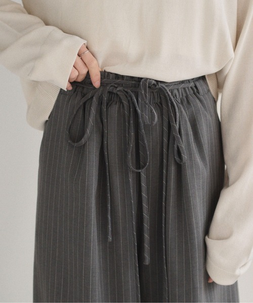 SOYEN（ソイエン）の「ダブルドロストワイドパンツ/セットアップ可　イージースラックス　ピンストライプ　無地（その他パンツ・レディース・グレー/チャコール・F）」の7枚目の写真