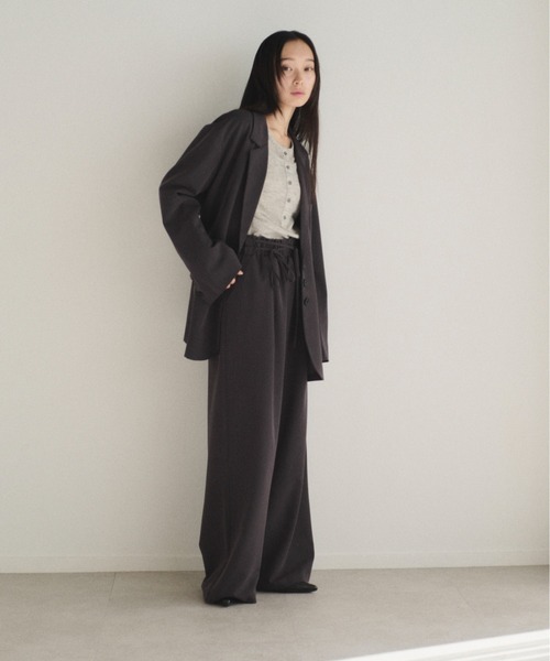 SOYEN（ソイエン）の「ダブルドロストワイドパンツ/セットアップ可　イージースラックス　ピンストライプ　無地（その他パンツ・レディース・グレー/チャコール・F）」の6枚目の写真