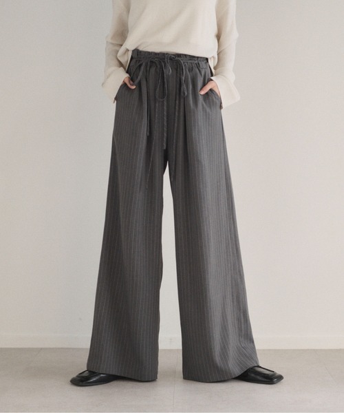SOYEN(ソイエン)の「ダブルドロストワイドパンツ/セットアップ可 イージースラックス ピンストライプ 無地(スラックス・レディース・グレー/チャコール・F)」の3枚目の写真