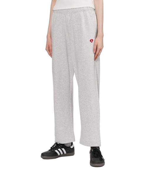 A BATHING APE(アベイシングエイプ)の「HEART BADGE SWEAT PANTS(スウェットパンツ・レディース・グレー/ネイビー・X-SMALL/SMALL)」の5枚目の写真