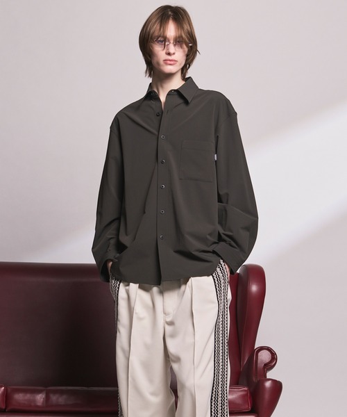 MAISON SPECIAL（メゾンスペシャル）の「《UNISEX》【PERTEX】Regular Collar Prime-Over Long Sleeve Shirt/【パーテックス】レギュラーカラープライムオーバーロングスリーブシャツ【MAISON SPECIAL/メゾンスペシャル】■セットアップ対応■（シャツ/ブラウス・メンズ・グレー/チャコールグレー/ブラック・0/1/2）」の14枚目の写真