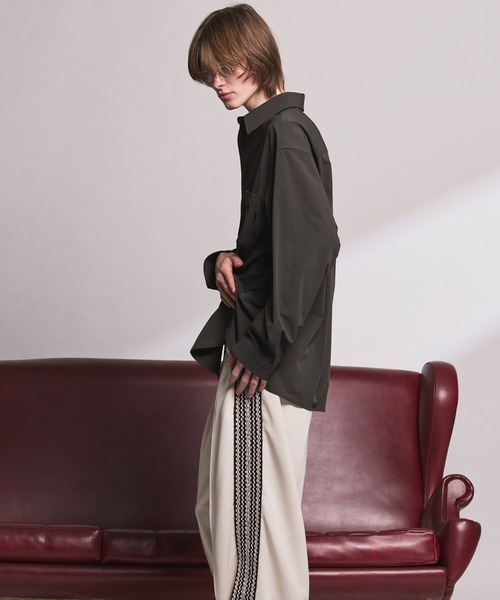 MAISON SPECIAL（メゾンスペシャル）の「《UNISEX》【PERTEX】Regular Collar Prime-Over Long Sleeve Shirt/【パーテックス】レギュラーカラープライムオーバーロングスリーブシャツ【MAISON SPECIAL/メゾンスペシャル】■セットアップ対応■（シャツ/ブラウス・メンズ・グレー/チャコールグレー/ブラック・0/1/2）」の15枚目の写真