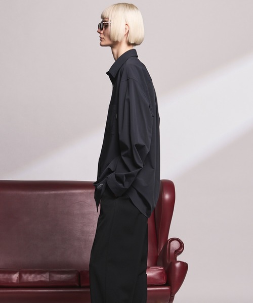 MAISON SPECIAL（メゾンスペシャル）の「《UNISEX》【PERTEX】Regular Collar Prime-Over Long Sleeve Shirt/【パーテックス】レギュラーカラープライムオーバーロングスリーブシャツ【MAISON SPECIAL/メゾンスペシャル】■セットアップ対応■（シャツ/ブラウス・メンズ・グレー/チャコールグレー/ブラック・0/1/2）」の12枚目の写真