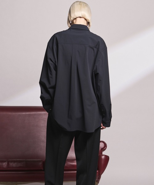 MAISON SPECIAL（メゾンスペシャル）の「《UNISEX》【PERTEX】Regular Collar Prime-Over Long Sleeve Shirt/【パーテックス】レギュラーカラープライムオーバーロングスリーブシャツ【MAISON SPECIAL/メゾンスペシャル】■セットアップ対応■（シャツ/ブラウス・メンズ・グレー/チャコールグレー/ブラック・0/1/2）」の13枚目の写真