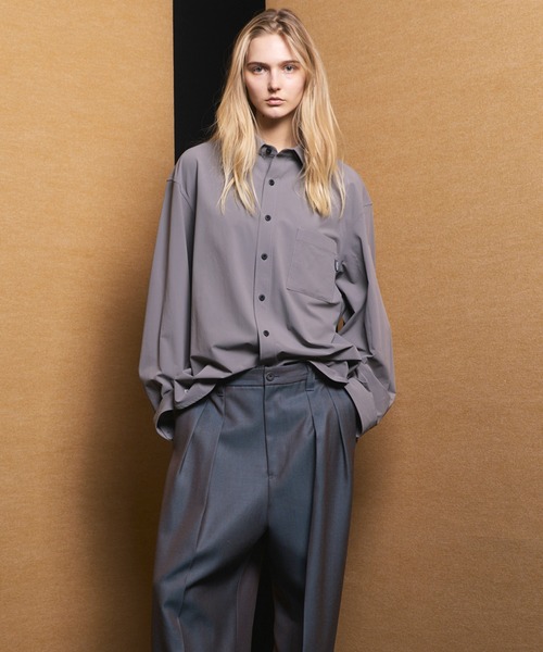 MAISON SPECIAL（メゾンスペシャル）の「《UNISEX》【PERTEX】Regular Collar Prime-Over Long Sleeve Shirt/【パーテックス】レギュラーカラープライムオーバーロングスリーブシャツ【MAISON SPECIAL/メゾンスペシャル】■セットアップ対応■（シャツ/ブラウス・メンズ・グレー/チャコールグレー/ブラック・0/1/2）」の17枚目の写真