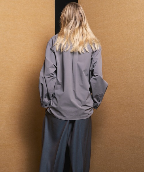 MAISON SPECIAL（メゾンスペシャル）の「《UNISEX》【PERTEX】Regular Collar Prime-Over Long Sleeve Shirt/【パーテックス】レギュラーカラープライムオーバーロングスリーブシャツ【MAISON SPECIAL/メゾンスペシャル】■セットアップ対応■（シャツ/ブラウス・メンズ・グレー/チャコールグレー/ブラック・0/1/2）」の19枚目の写真