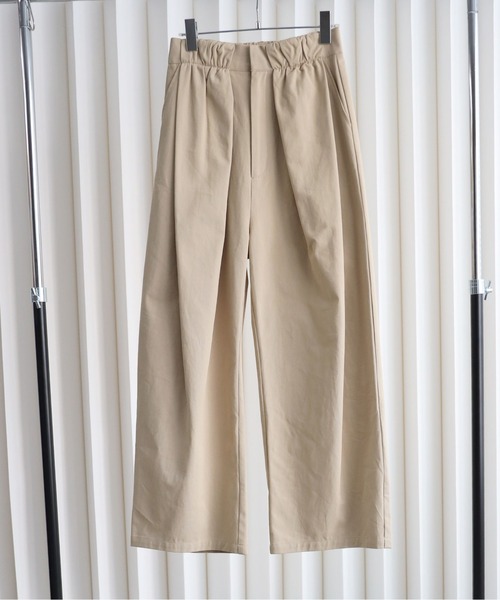 YENNA(イェンナ)の「ボリュームタックコットンワイドパンツ / チノワイドパンツ(チノパンツ・レディース・アイボリー/ダークブラウン/ベージュ/カーキ・FREE)」の15枚目の写真