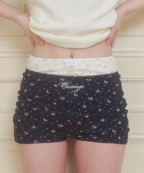 chernyy（チェルニー）の「chernyy floral inner shorts / 小花柄刺繍ロゴインナーショーツ（その他パンツ・レディース・アイボリー/ネイビー・LARGE/MEDIUM/SMALL）」の5枚目の写真