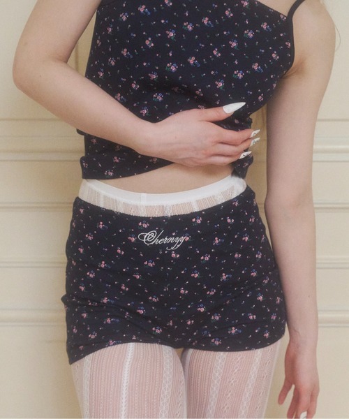 chernyy（チェルニー）の「chernyy floral inner shorts / 小花柄刺繍ロゴインナーショーツ（その他パンツ・レディース・アイボリー/ネイビー・LARGE/MEDIUM/SMALL）」の18枚目の写真