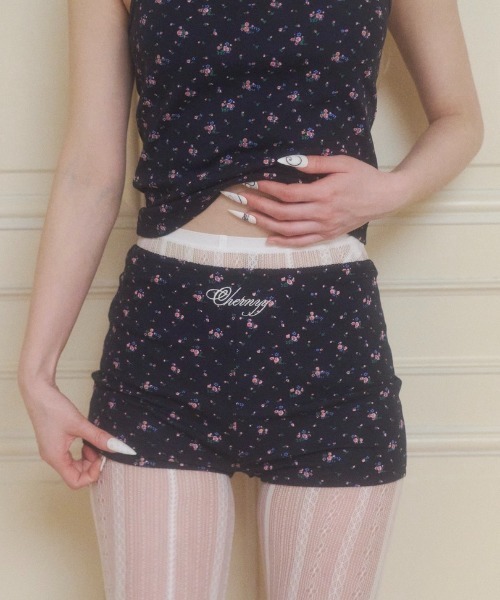 chernyy（チェルニー）の「chernyy floral inner shorts / 小花柄刺繍ロゴインナーショーツ（その他パンツ・レディース・アイボリー/ネイビー・LARGE/MEDIUM/SMALL）」の20枚目の写真
