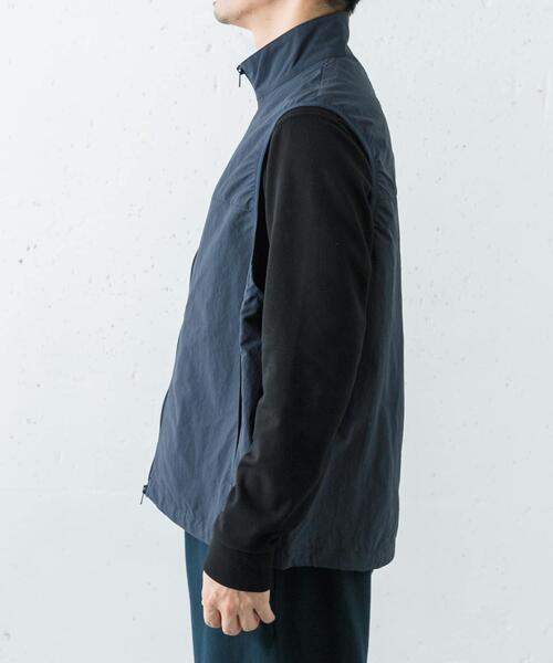 URBAN RESEARCH(アーバンリサーチ)の「Wide Dad NYLON DAD VEST(ベスト・メンズ・ネイビー・1/2)」の10枚目の写真