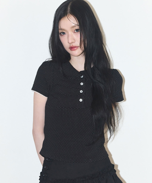 ILLIGO(イリゴ)の「ドットピンタックカラーTシャツブラック(Tシャツ/カットソー・レディース・その他・OS)」の1枚目の写真