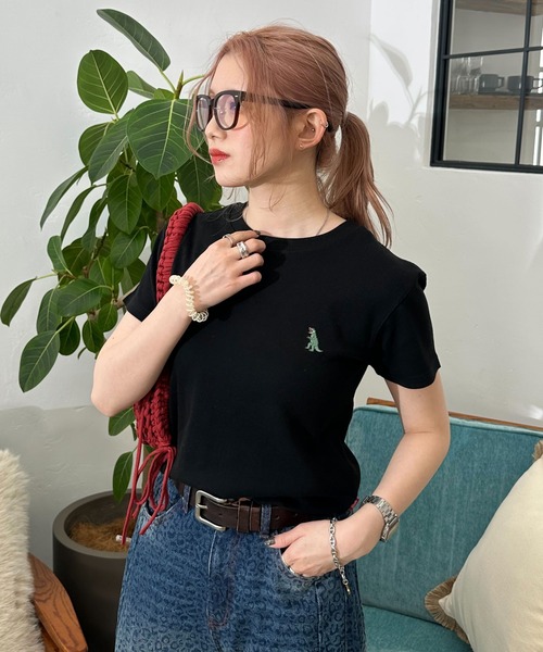 DOUBLE NAME（ダブルネーム）の「【m:rex】ミニ恐竜刺しゅうリブTEE（Tシャツ/カットソー・レディース・ブラック/オフホワイト・FREE）」の5枚目の写真