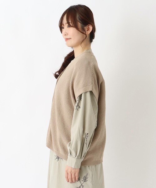 one'sterrace(ワンズテラス)の「鹿の子編み 肩落ちニットベスト(ベスト・レディース・アイボリー系8/ブラック系8/ベージュ系8・02)」の15枚目の写真