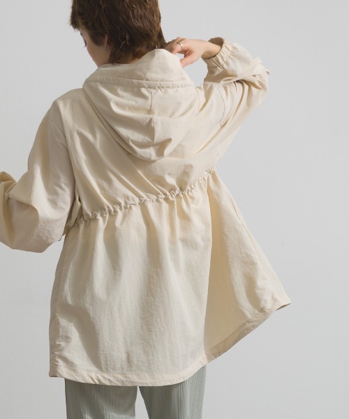 Fizz（フィズ）の「ナイロンワッシャーマウンテンパーカー（マウンテンパーカー・レディース・ライトカーキ/アイボリー/ブラック・M）」の21枚目の写真