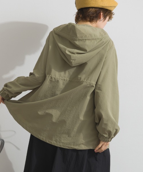 Fizz（フィズ）の「ナイロンワッシャーマウンテンパーカー（マウンテンパーカー・レディース・ライトカーキ/アイボリー/ブラック・M）」の7枚目の写真