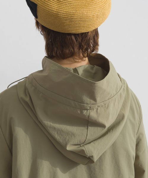 Fizz（フィズ）の「ナイロンワッシャーマウンテンパーカー（マウンテンパーカー・レディース・ライトカーキ/アイボリー/ブラック・M）」の9枚目の写真