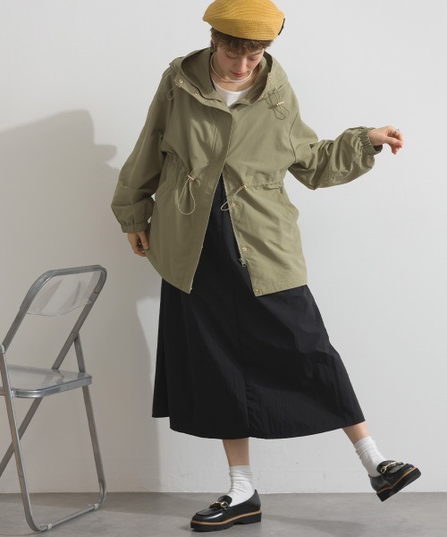 Fizz（フィズ）の「ナイロンワッシャーマウンテンパーカー（マウンテンパーカー・レディース・ライトカーキ/アイボリー/ブラック・M）」の10枚目の写真
