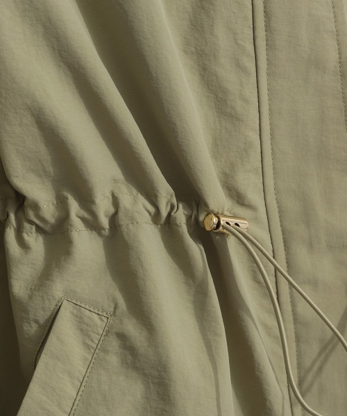 Fizz（フィズ）の「ナイロンワッシャーマウンテンパーカー（マウンテンパーカー・レディース・ライトカーキ/アイボリー/ブラック・M）」の4枚目の写真