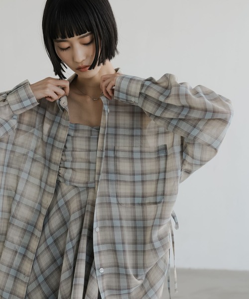 LOWRYS FARM(ローリーズファーム)の「シアーチェックシャツロング 647623(シャツ/ブラウス・レディース・ブルー/ブラウン/ベージュ・FREE)」の3枚目の写真