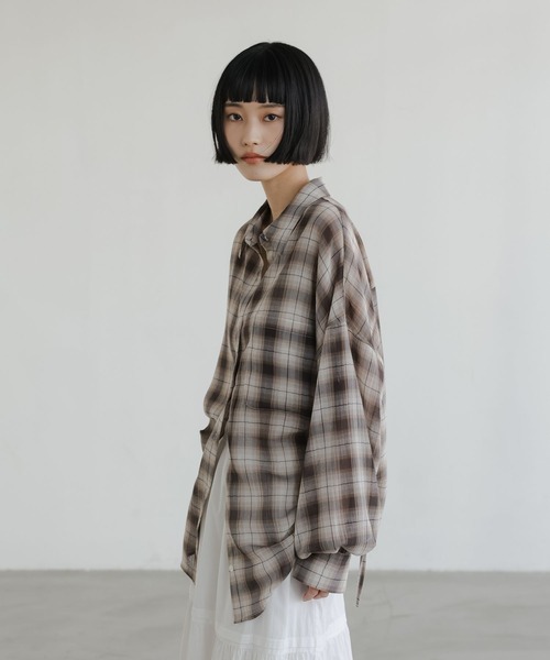 LOWRYS FARM(ローリーズファーム)の「シアーチェックシャツロング 647623(シャツ/ブラウス・レディース・ブルー/ブラウン/ベージュ・FREE)」の11枚目の写真