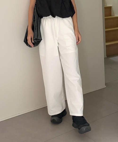 KOBE LETTUCE（コウベレタス）の「[ yuiさんコラボ ] サテンorぽこぽこ生地 選べる2サイズワイドパンツ（その他パンツ・レディース・ホワイト系/ブラック系/ベージュ系/アイボリー系・M/PM）」の5枚目の写真