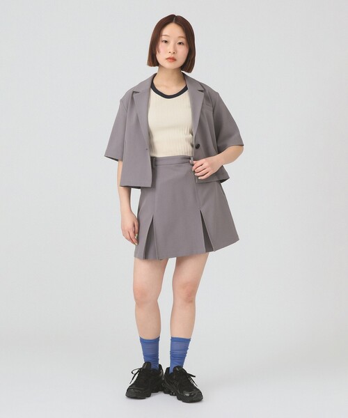 Ray BEAMS(レイビームス)の「【7/31再値下げ】ボックス タック ミニ スカート(スカート・レディース・ブラック/ライトグレー・1/0)」の5枚目の写真
