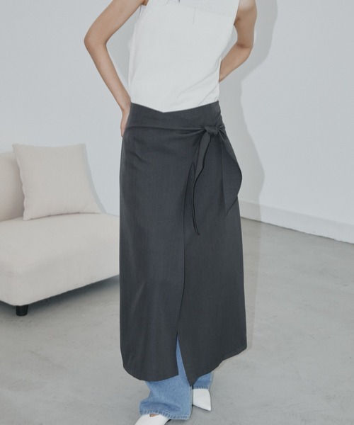 DRWCYS（ドロシーズ）の「ラップタイナロースカート（スカート・レディース・アイボリー/チャコールグレー・FREE）」の2枚目の写真