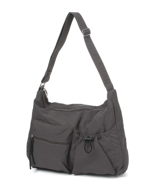 LAKOLE（ラコレ）の「マルチポケットミドルショルダーバッグ / 665235（ショルダーバッグ・メンズ・グレー/ブラック・FREE）」の4枚目の写真