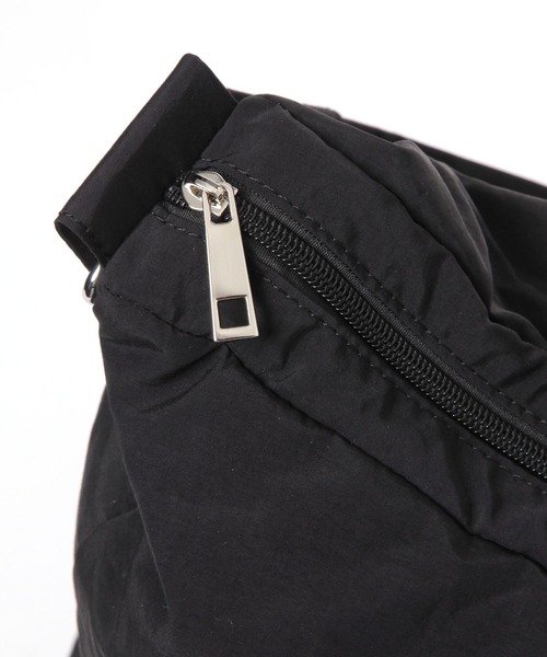 LAKOLE（ラコレ）の「マルチポケットミドルショルダーバッグ / 665235（ショルダーバッグ・メンズ・グレー/ブラック・FREE）」の10枚目の写真