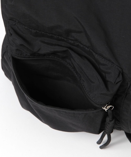 LAKOLE（ラコレ）の「マルチポケットミドルショルダーバッグ / 665235（ショルダーバッグ・メンズ・グレー/ブラック・FREE）」の12枚目の写真