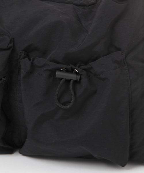 LAKOLE（ラコレ）の「マルチポケットミドルショルダーバッグ / 665235（ショルダーバッグ・メンズ・グレー/ブラック・FREE）」の13枚目の写真