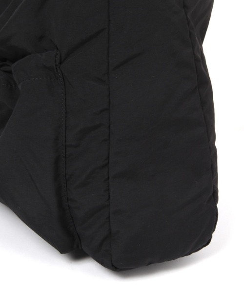 LAKOLE（ラコレ）の「マルチポケットミドルショルダーバッグ / 665235（ショルダーバッグ・メンズ・グレー/ブラック・FREE）」の15枚目の写真