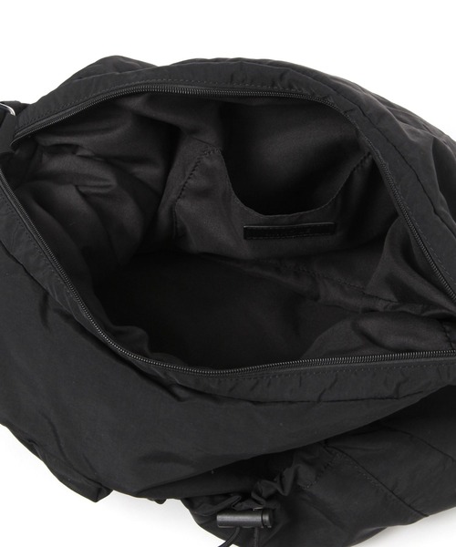 LAKOLE（ラコレ）の「マルチポケットミドルショルダーバッグ / 665235（ショルダーバッグ・メンズ・グレー/ブラック・FREE）」の16枚目の写真