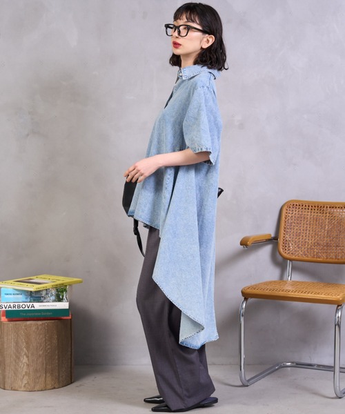 A.D.C.L.（エーディーシーエル）の「イレギュラーヘム デニムロングシャツ（シャツ/ブラウス・レディース・ブルー/サックスブルー・M/L）」の5枚目の写真