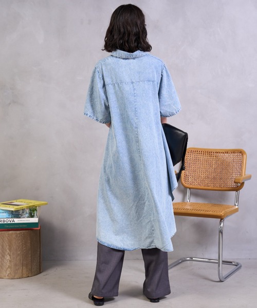 A.D.C.L.（エーディーシーエル）の「イレギュラーヘム デニムロングシャツ（シャツ/ブラウス・レディース・ブルー/サックスブルー・M/L）」の7枚目の写真