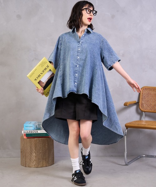 A.D.C.L.（エーディーシーエル）の「イレギュラーヘム デニムロングシャツ（シャツ/ブラウス・レディース・ブルー/サックスブルー・M/L）」の10枚目の写真
