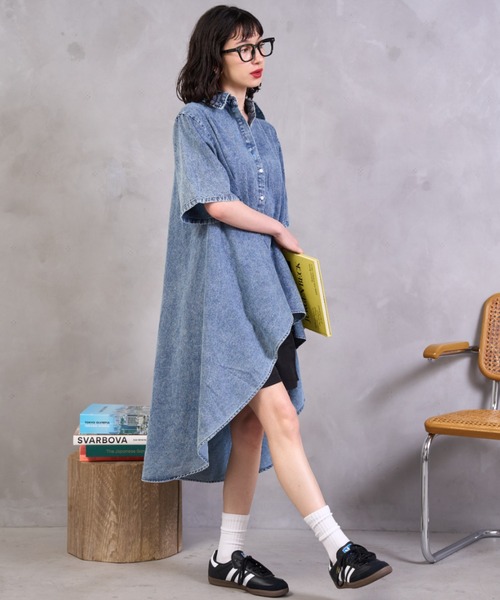 A.D.C.L.（エーディーシーエル）の「イレギュラーヘム デニムロングシャツ（シャツ/ブラウス・レディース・ブルー/サックスブルー・M/L）」の14枚目の写真