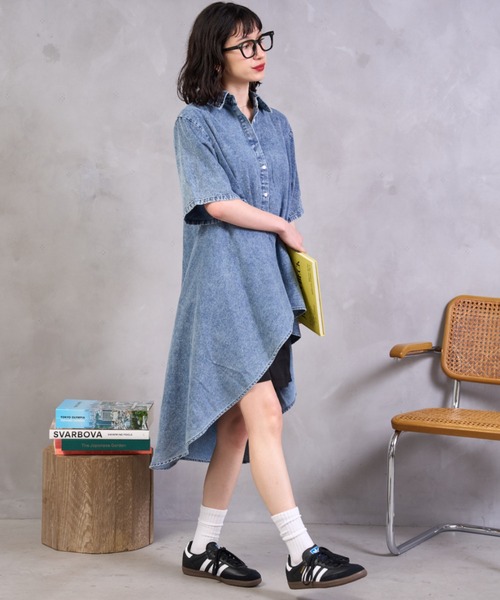 A.D.C.L.（エーディーシーエル）の「イレギュラーヘム デニムロングシャツ（シャツ/ブラウス・レディース・ブルー/サックスブルー・M/L）」の15枚目の写真